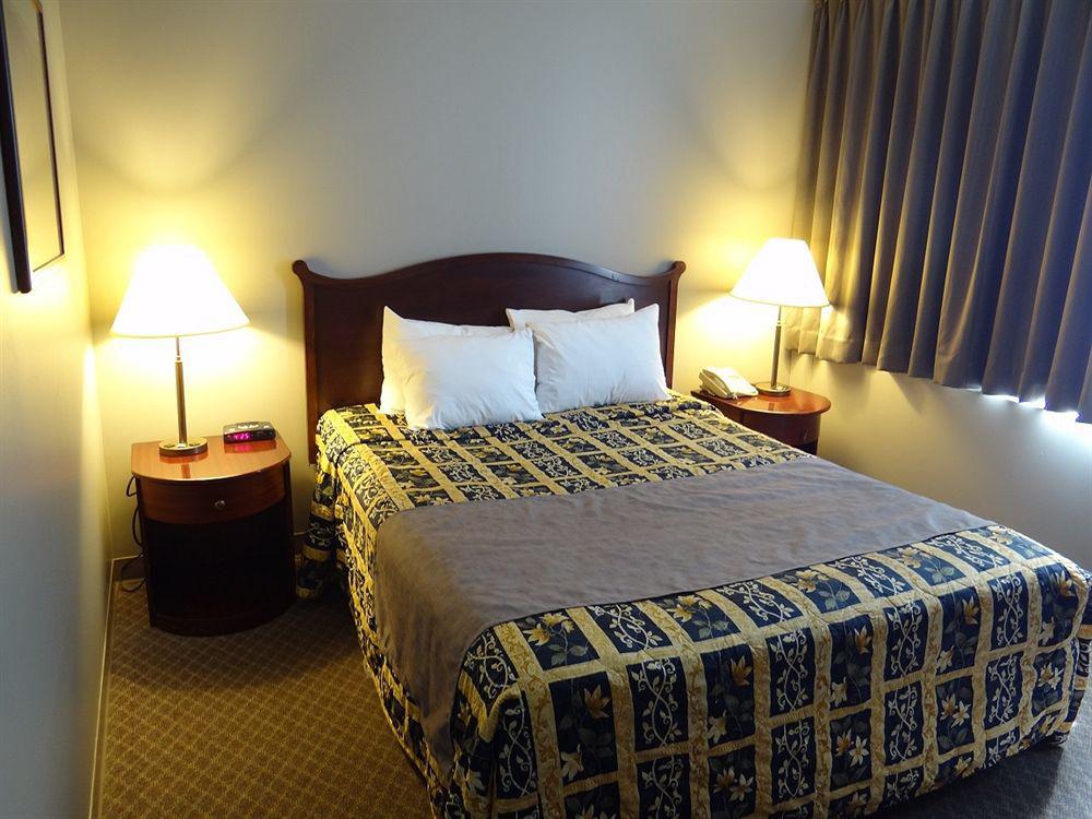 คิงเอดเวิร์ด โฮเต็ล Hotel แบมฟ์ ภายนอก รูปภาพ